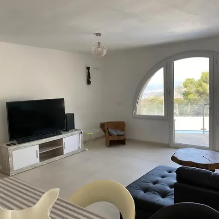 Half Of The Luxury With Sea View And Pool In Natural Park