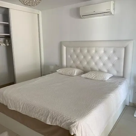 Half Of The Luxury With Sea View And Pool In Natural Park Ла-Эррадура