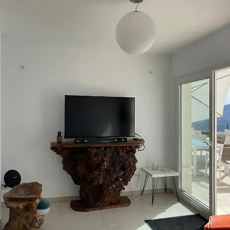Half Of The Luxury With Sea View And Pool In Natural Park *