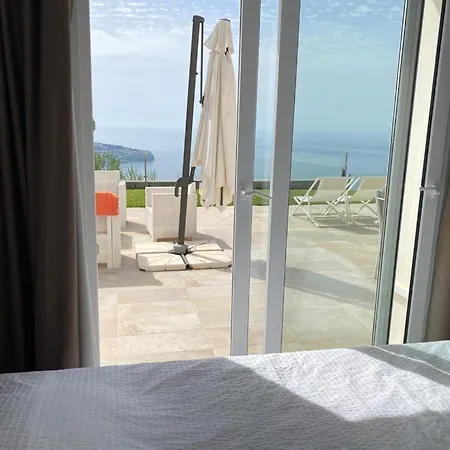 Half Of The Luxury With Sea View And Pool In Natural Park *