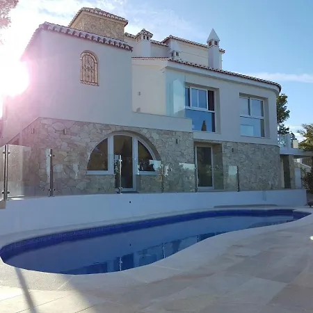 Half Of The Luxury With Sea View And Pool In Natural Park Ла-Эррадура