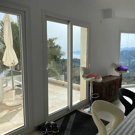 Half Of The Luxury With Sea View And Pool In Natural Park 빌라 *