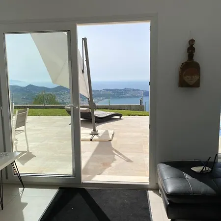 빌라 Half Of The Luxury With Sea View And Pool In Natural Park
